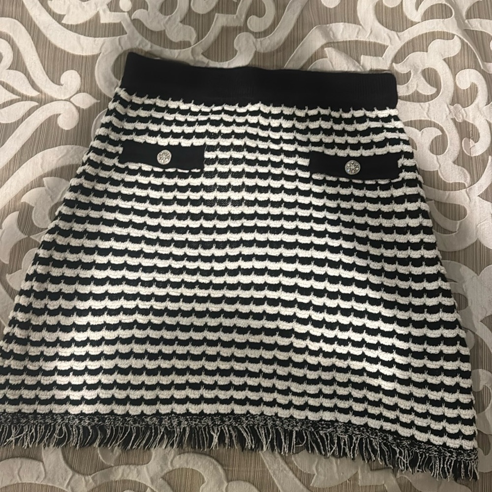 NWT Zara Skirt Black and White